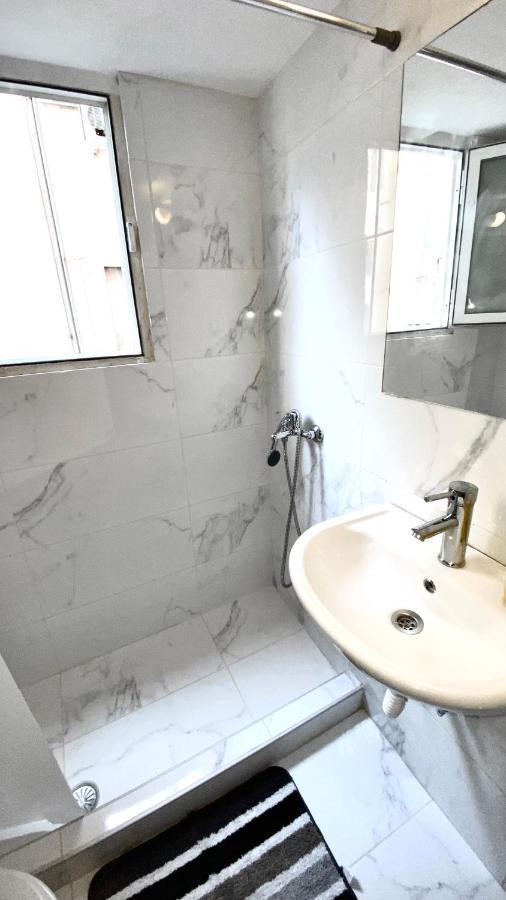 The Bohemian In Exarcheia Athens Center Apartment Екстериор снимка